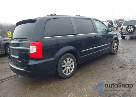 2011 Chrysler Town & Country Touring-L z USA, uszkodzony, nr VIN 2A4RR8DG8BR746217